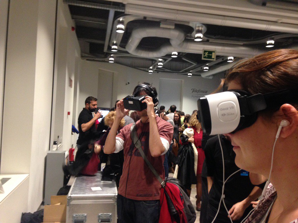 cartonvrspain's tweet photo. Crece el mercado de la realidad virtual #TheVRDate https://t.co/NqsUFdwenC