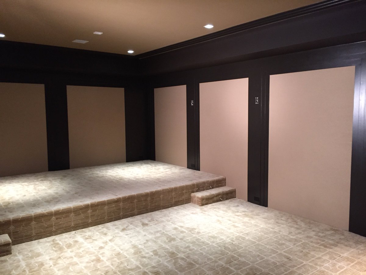 Acoustic_Panel's tweet image. Perfected techniques in this Southampton Home Theater. Acoustics / Fabric install by Acoustic Finishes #hometheater