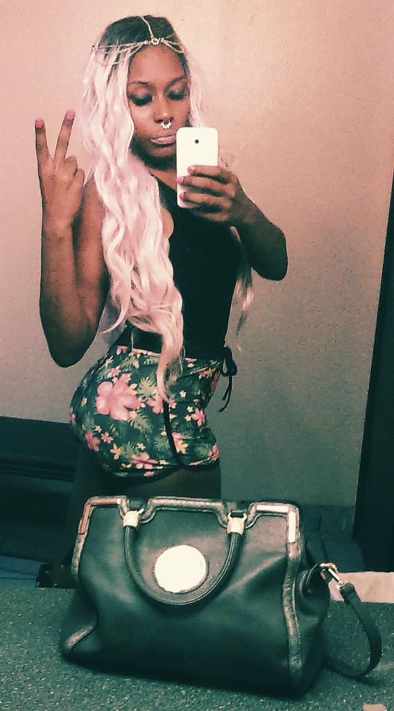 EHoneybrown's tweet photo. Another day another hater https://t.co/rz5WeTW8JP