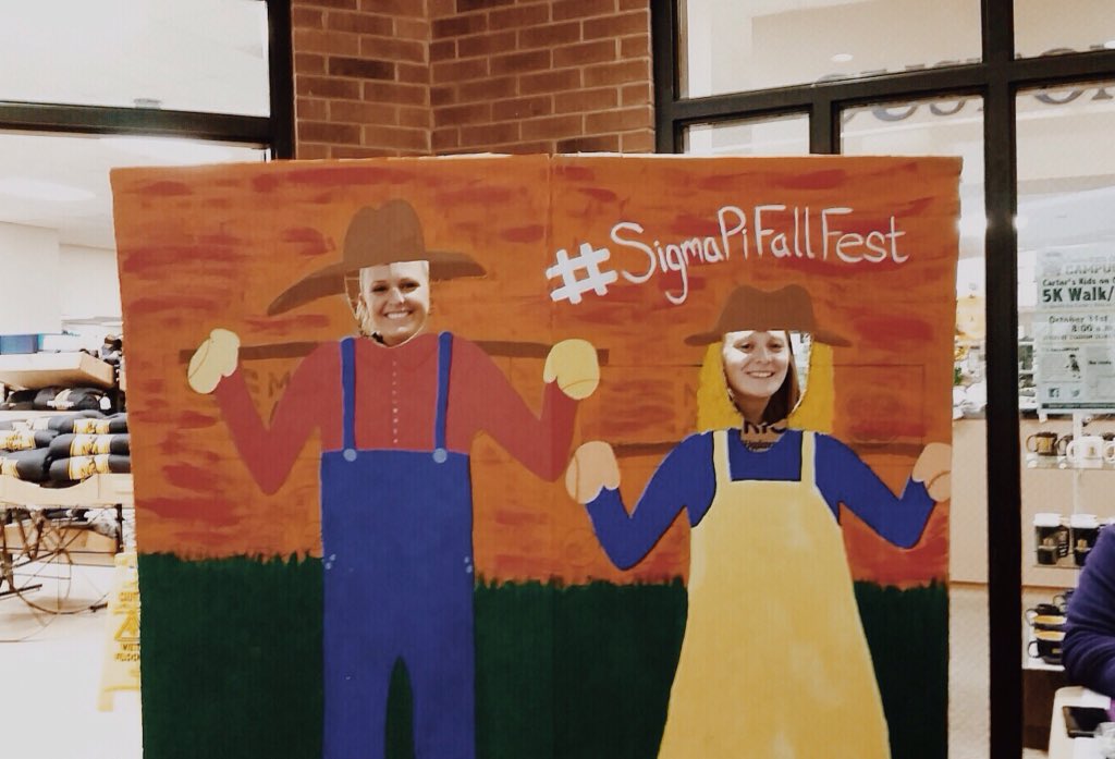 kaitreichert's tweet photo. @SigmaPi1968 #sigmapifallfest send those points Tri Sigmas way! ⛵️❤️🎃🍂🍁 https://t.co/cy5VdrspLJ