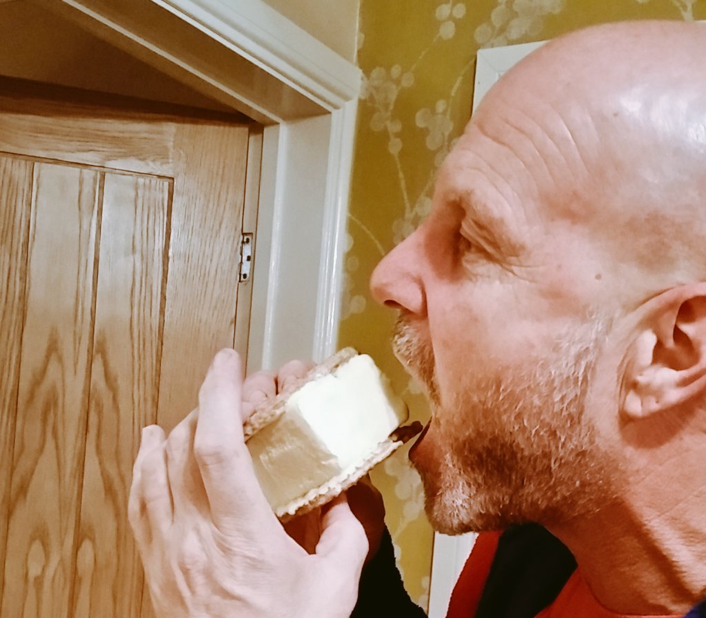 gilly306's tweet photo. Hey . . @drew7167 dont eat that its mine https://t.co/W0Xz9lKAsS