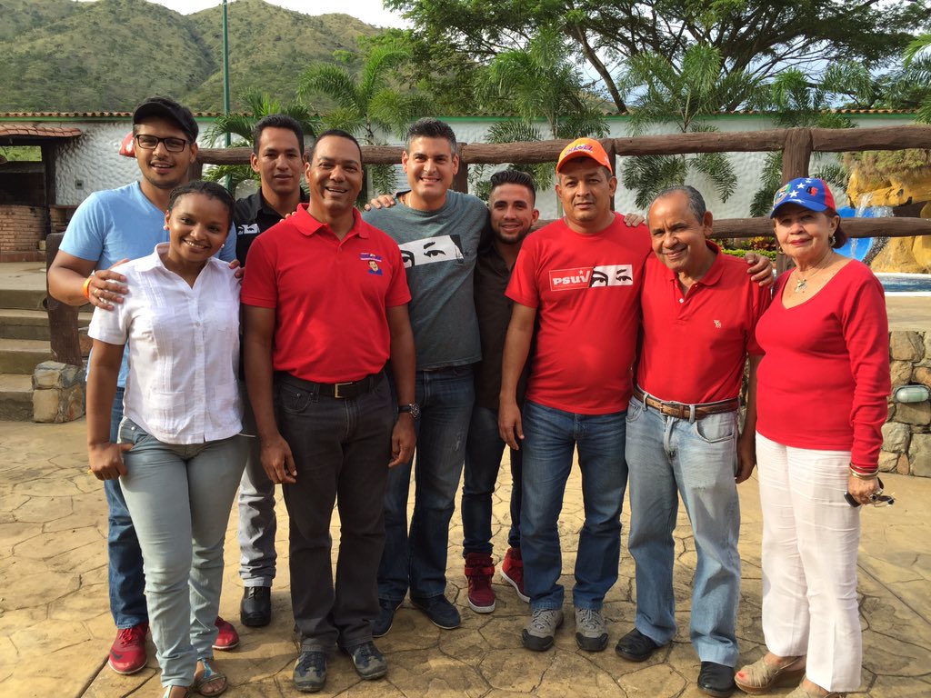rmessuti's tweet photo. Este fin d/s estuvimos en TINAQUILLO Carabobo y Aragua haciendo el trabajo #RumboALaVictoriaPerfecta6D @jorgerpsuv https://t.co/eSG9U1bpZd