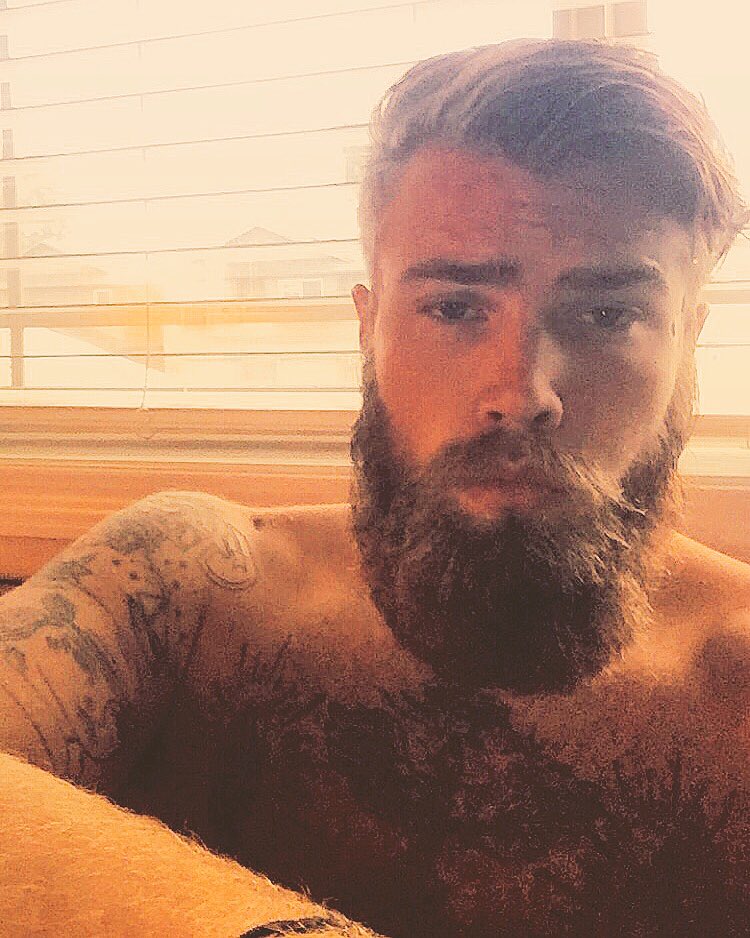 MarkAgerIs's tweet photo. #BeardGang #beard https://t.co/Yy4yR4kiJW