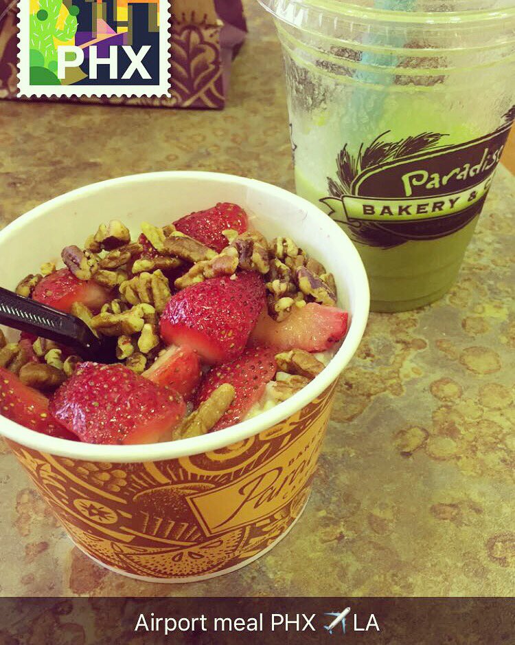 BradGouthro's tweet image. Green Smoothie that was as sweet as a bowl of sugar &amp;amp; a bowl of flavorless steel-cut oats #AirportLife #NotDaBest