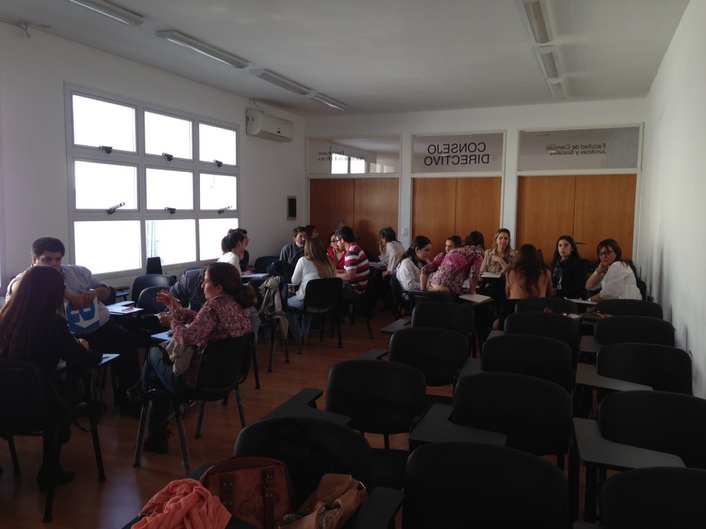 TramandoBarrio's tweet photo. Ahora #TramandoenDerecho Sem SM y la interdisciplina en el marco del nuevo CodigoCivil https://t.co/FQoa9HxJEn