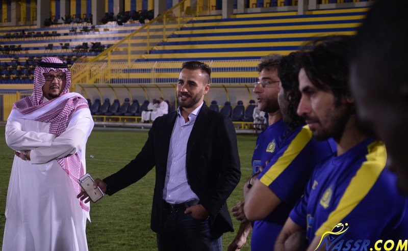 مدرب #النصر كانافارو يتواجد بالنادي ويلتقي بالأمير فيصل بن تركي واللاعبين || صــور :
nassr.com/showthread.php…
#NFC