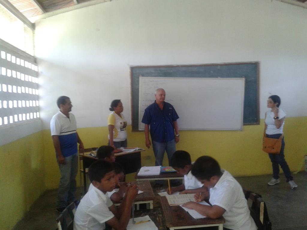 Corpobolivar's tweet photo. Cnel Efren Hernandez@Corpobolivar visita Escuelas Parroquia Zea https://t.co/lClmZca7bo