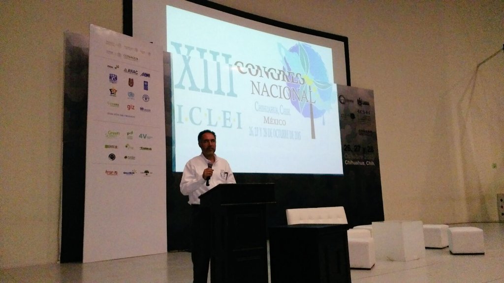 CTransp's tweet photo. Funcionario de @CONUEE_mx imparte conferencia: #MUSustentable para Municpios en el XIII Congreso Nacional @ICLEImx https://t.co/8I03cRp6xn