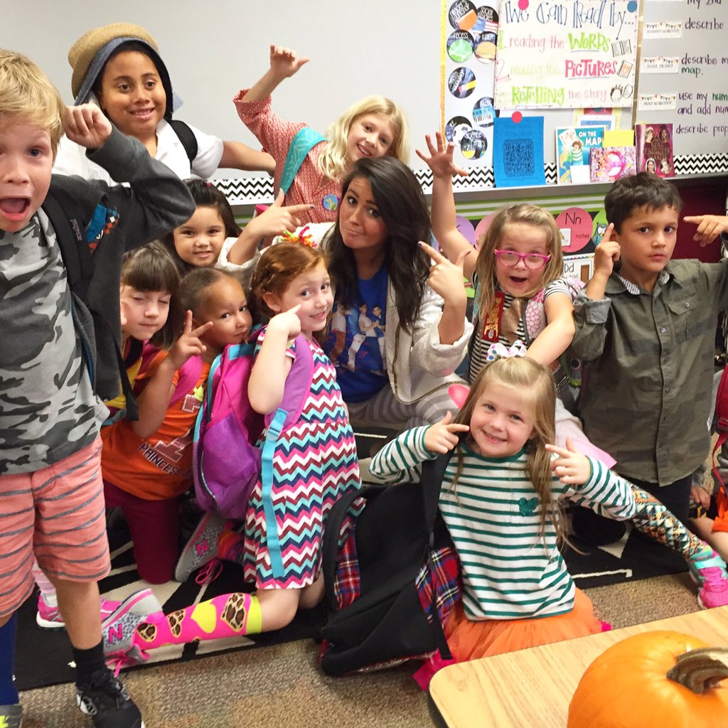 fancyfirstiehq's tweet photo. who ya callin' crazy??!? #redribbonweek #mixedupmadness #crazyinlove #fancyfirsties 😜 @CEScowboys https://t.co/F5WVlX6SPt