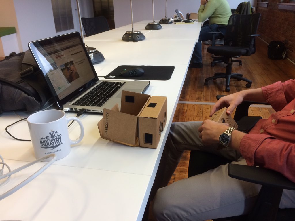 bitflipper1's tweet photo. Messing around with @googlecardboard today. Amazed where this is heading. #dodocasevr https://t.co/oBTII2K2s3