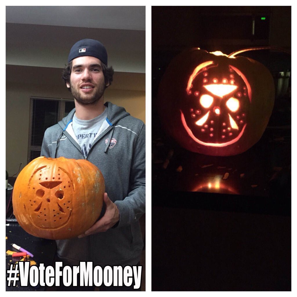 RyanMcKay35's tweet photo. #VoteForMooney surgeon’s hands must run in the family. Possible decision b’t BearPath and Med school @moondog003?! https://t.co/gfzPhw8yDw