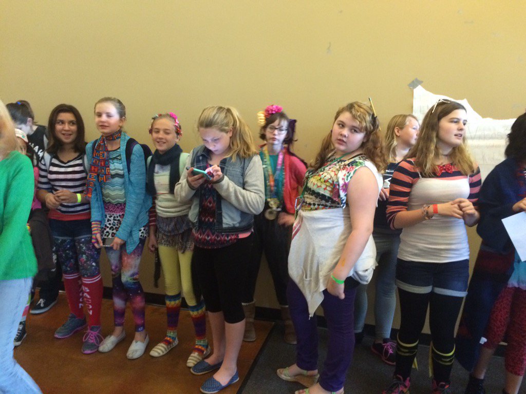 JeniferRolie's tweet photo. Mix It Up Day @ShuksanMS - 7th grade https://t.co/sXjKhyGArS