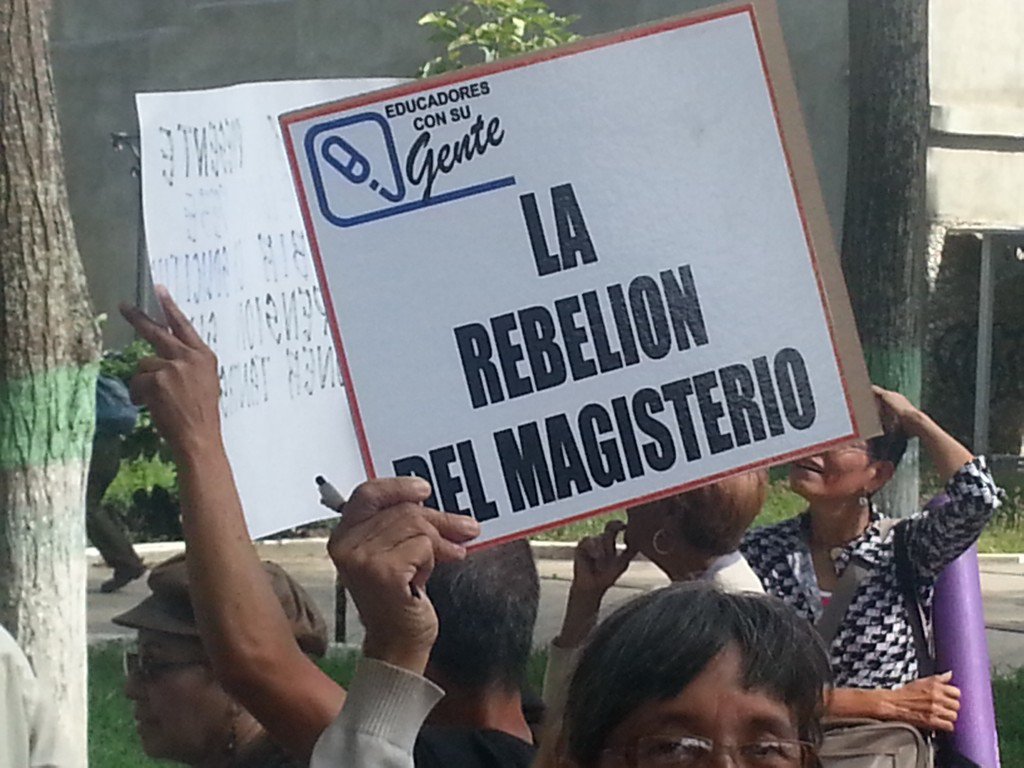 Frankaandrade's tweet photo. @educasugente la rebelión magisterial, hizo posible el paro nacional miércoles 28 todos a participar. https://t.co/L25frX81ug
