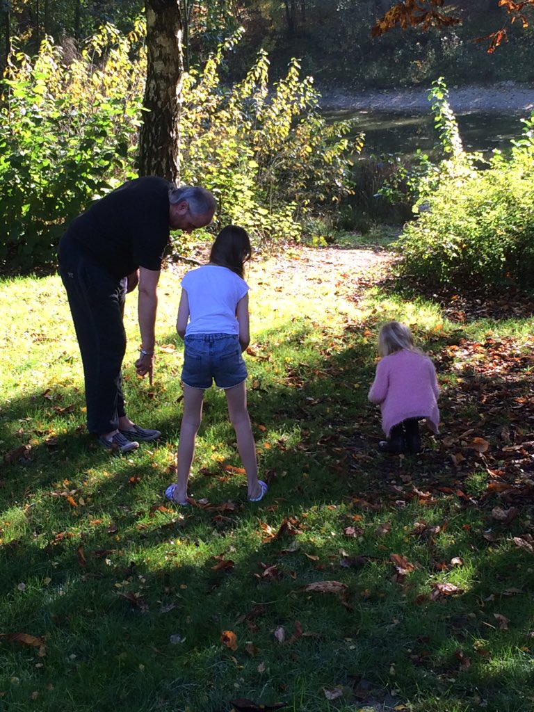 ljhatripp's tweet photo. Hunting for conkers like you do #family #conkertrees #centreparcseurope https://t.co/Mb1A5HllOn