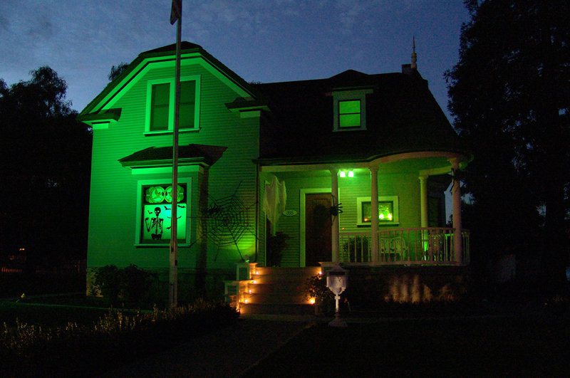 Control4's tweet image. &quot;#HalloweenTech to Conjure Up Sales &amp;amp; Stand Out,&quot; via @TecHomeBuilder // #AVTweeps // techomebuilder.com/emagazine-arti…