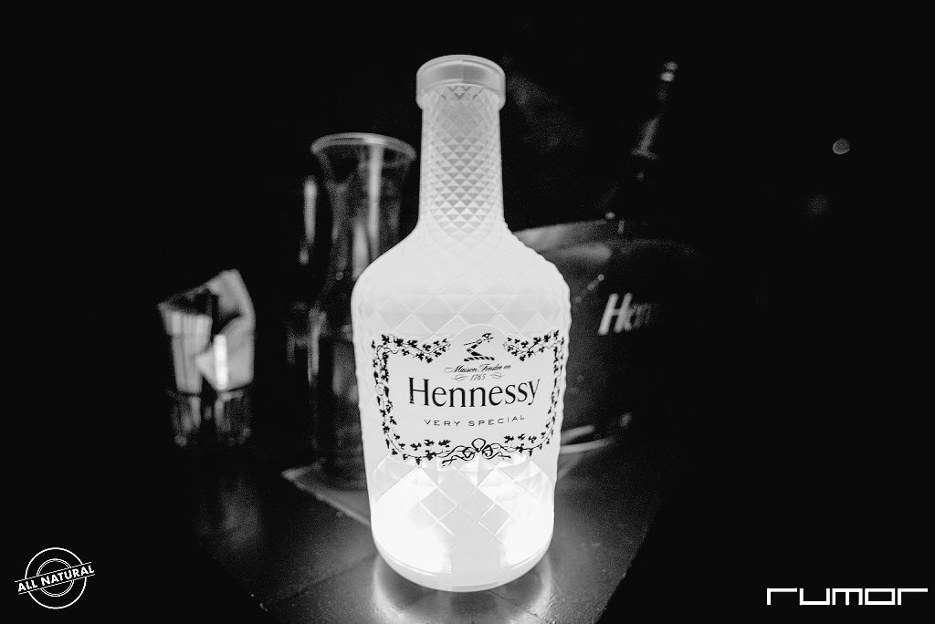 luxuryPHL's tweet photo. Who wants a bottle of Hennessy this weekend? @RumorPhilly https://t.co/2kf1HbNAZ0