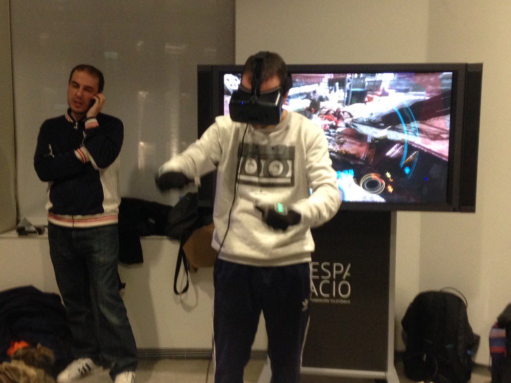 cartonvrspain's tweet photo. El futuro d los videojuegos? #TheVRDate https://t.co/zNS0gj2JYR