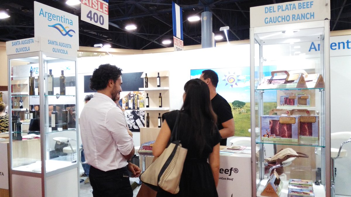 PromocionARG's tweet photo. Alimentos y bebidas argentinos presentes en Americas Food &amp; Beverage, una de las ferias más importantes de América https://t.co/ZaSxFLO6uE
