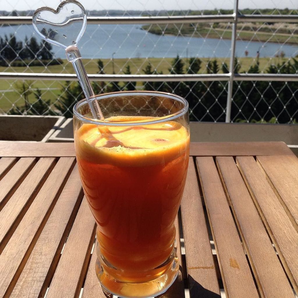HealthieJuice's tweet photo. Ahora si llegó la primavera! #spring #CheJuice #HealthieJuice #jugosnaturales #jugosdecolo… https://t.co/80U6ldAPMl https://t.co/Z9YiPYg2F9