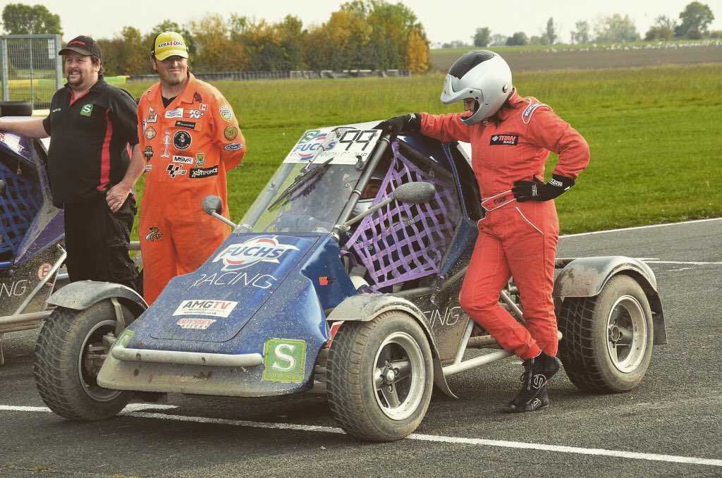 Dave getting some tips before the RX150 final at croft ??