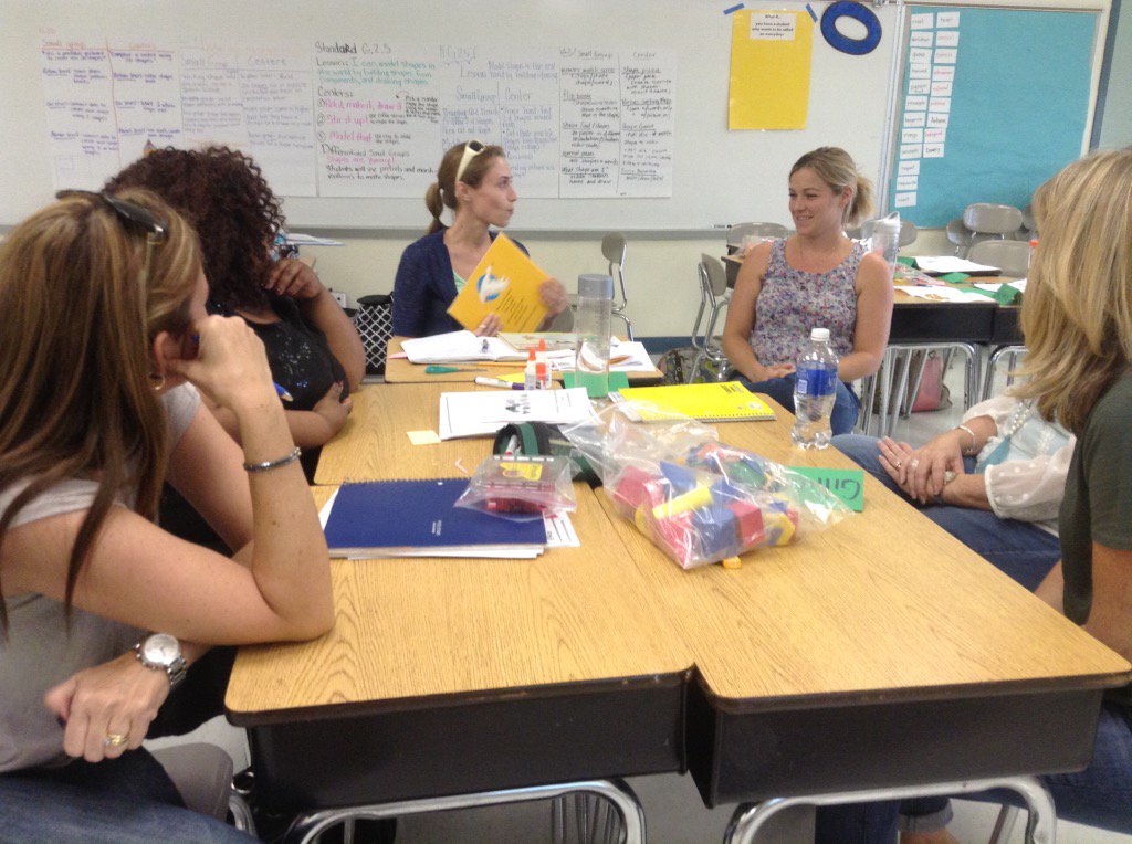 ChristineLPercy's tweet photo. Kindergarten teachers in area 4 #mathcadre #interactivemathnotebooks #numbertalks https://t.co/mwxIHTzIAh