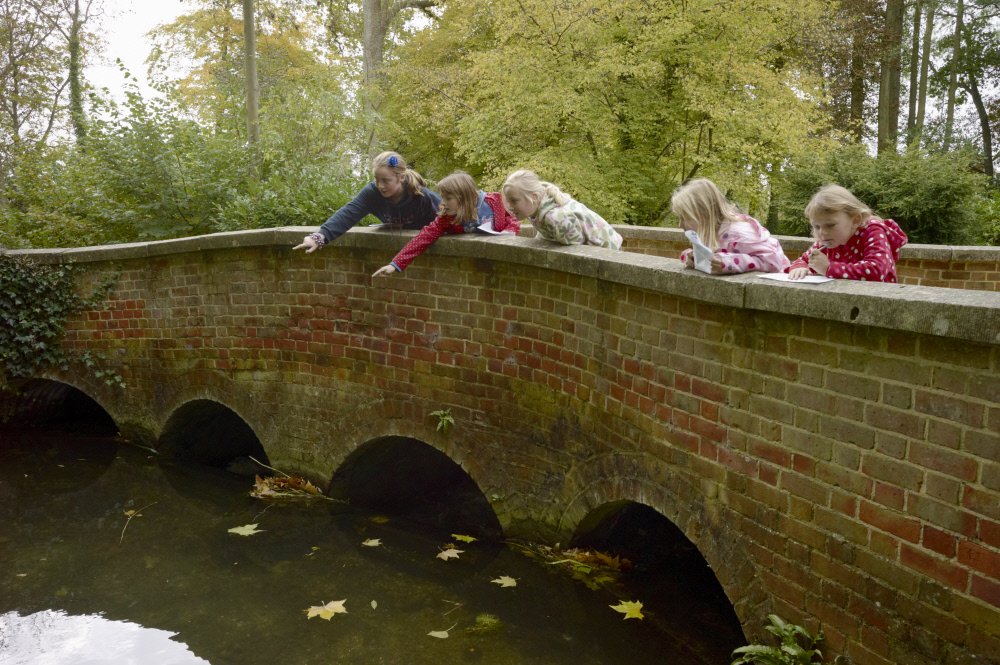 nationaltrust's tweet photo. Here are #50things to keep your little ones busy this half term: https://t.co/8tuiJjMN3u https://t.co/ZeQdQnFU0O