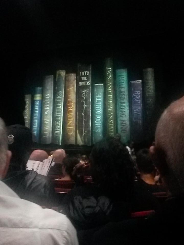Scienceofthelab's tweet photo. impossible not to dance in your seat at #intothehoodsremixed - amazing dancing, amazing energy - go see it! https://t.co/A1htVd47KQ