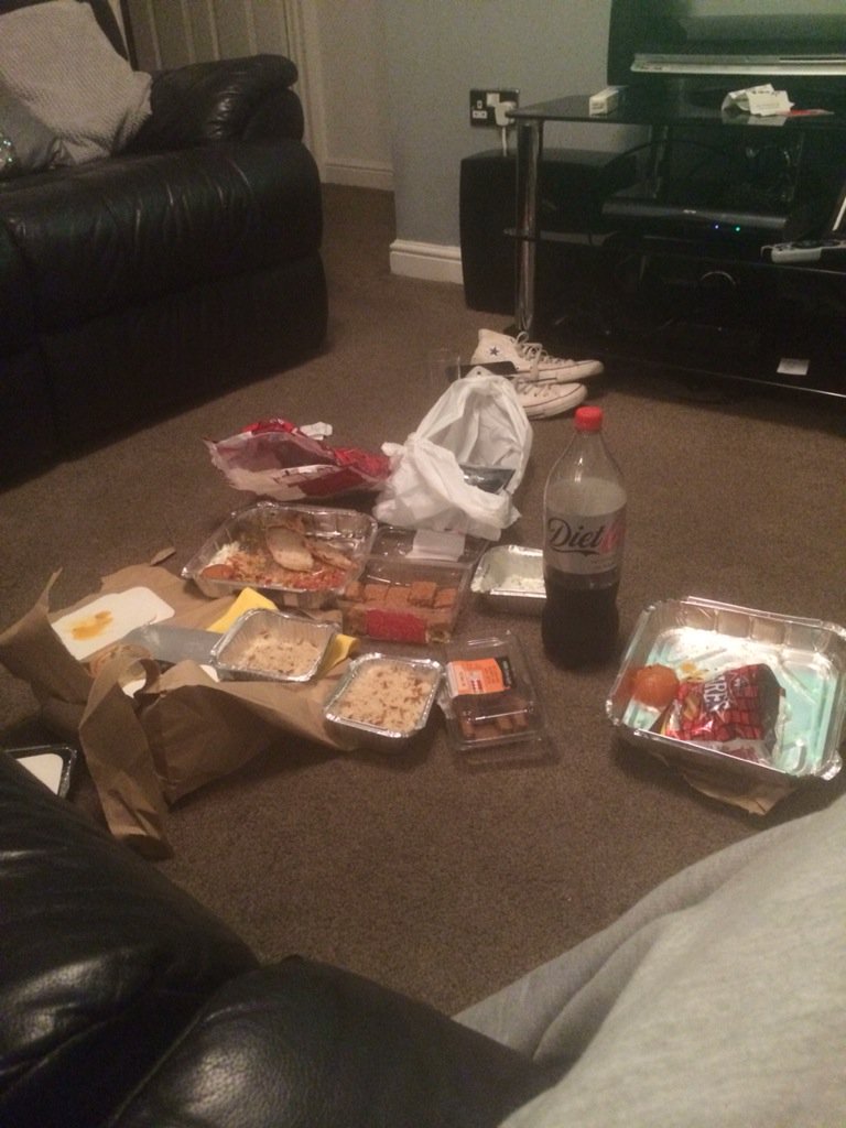 Cristophmusic's tweet photo. Pigging out with the lads @simartin9999 @andy_youmans https://t.co/vScyjYeyQ2