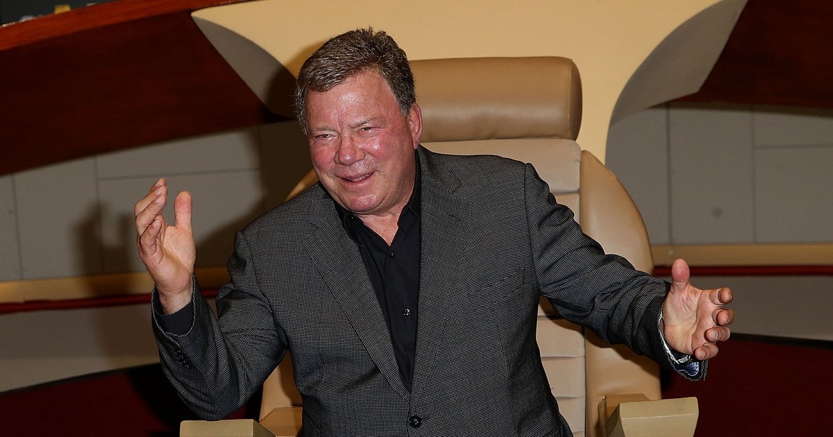 HuffPostEnt's tweet image. William Shatner disses "Star Wars: The Force Awakens" huff.to/1M0xQxE