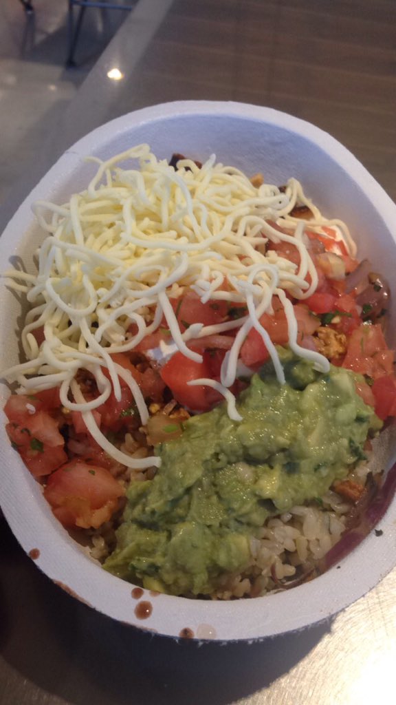 Conyeezy's tweet photo. Chipotle is life they say #chipotle #chipotlegangordie #chipotlecrew #yes #iworkatchipotle https://t.co/VnyVsSuDAh