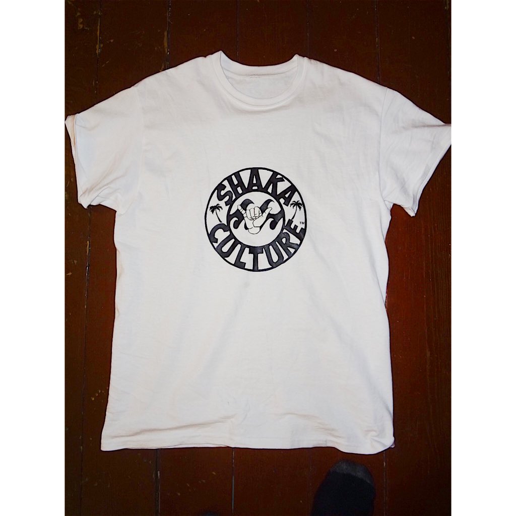 ShakaCulture's tweet photo. Big logo white tees! https://t.co/auNmfhfccR