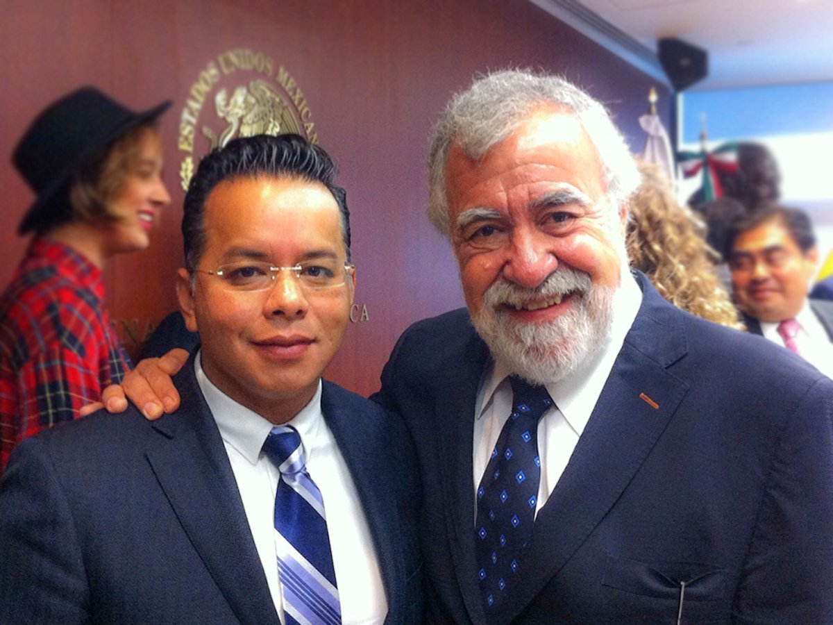 miron_carlos's tweet photo. HOY
Reunión con los senadores de la bancada del #PRD https://t.co/c0oiFthxZ4