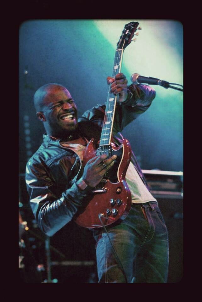 UntitledMusicUK's tweet photo. Joyeux anniversaire @KevinDavyWhite! Love & best wishes from London to Paris!
#UntitledMusic #UntitledFamily https://t.co/7rtIB9yBMV