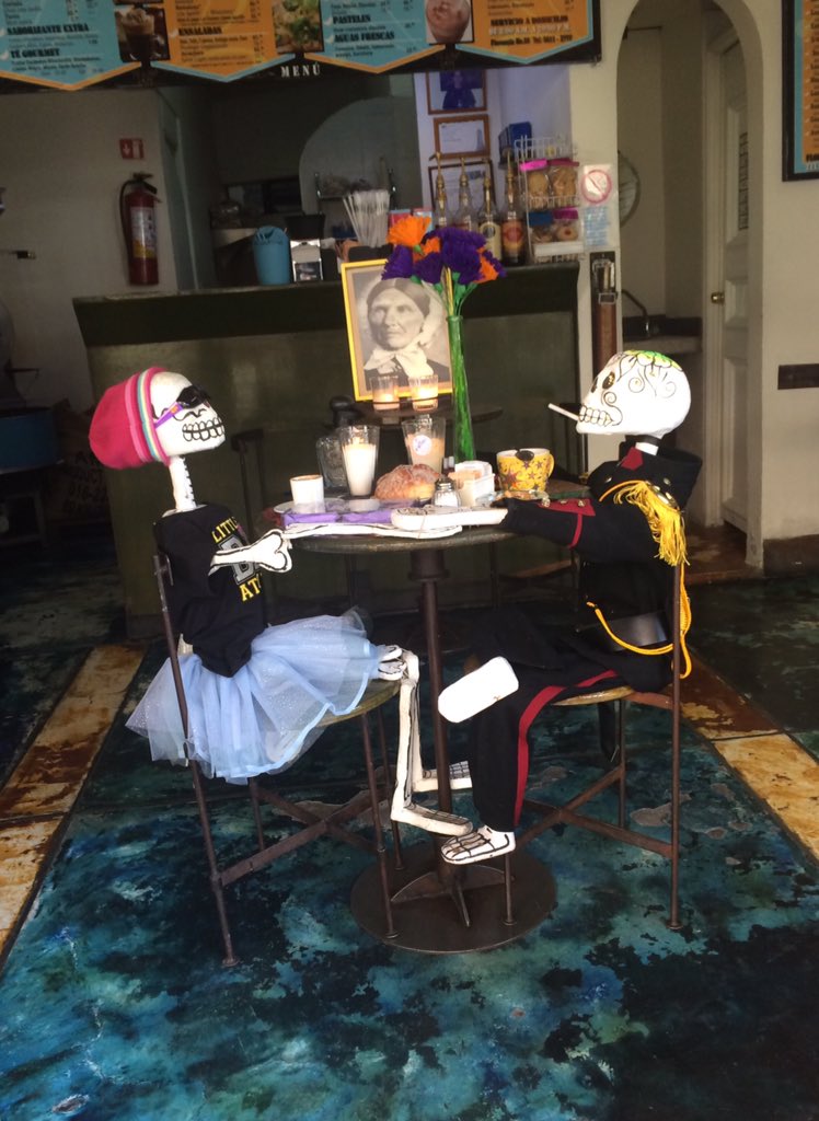 irunmexico's tweet photo. Cada vez está más próximo el #DíaDeMuertos 💀💀💀
¿Van a festejar en alguna carrera?
#WeRunEverywhere #IRunDF #WeRunDF https://t.co/NY47gSuVkE