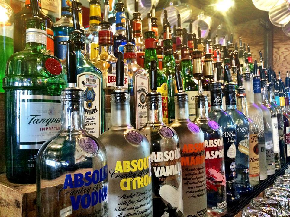 juniors_grill's tweet photo. Long day? Need a drink? We've got you covered! 

Happy hour lasts until 6 pm today. https://t.co/juOwDys0a7