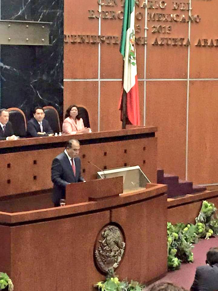 MexicoDigital21's tweet photo. Toma protesta @HectorAstudillo Gobernador del estado de #Guerrero #GuerreroNosNecesitaATodos #GuerreroDistinto https://t.co/F9Vbb0SskB