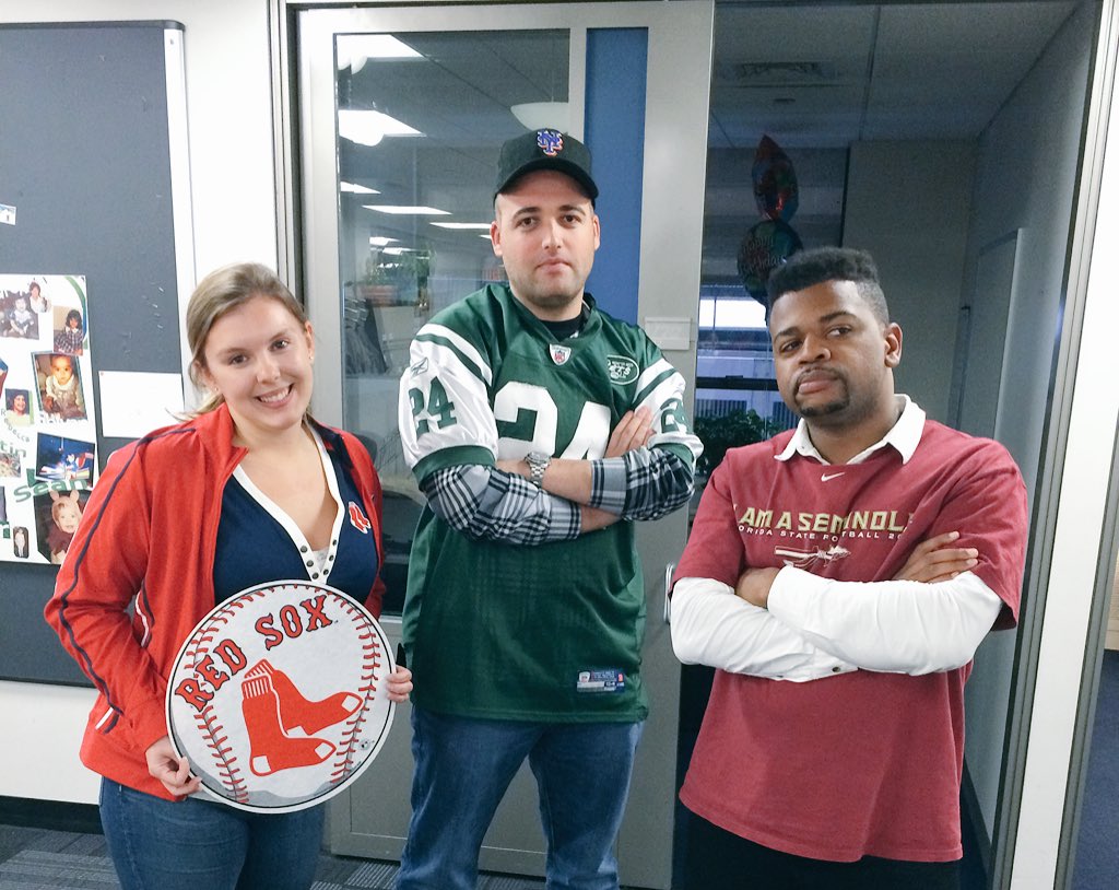 cpietila's tweet photo. MEC Spirit week - sports day with team MetLife! #mecspiritweek #mecny https://t.co/x0HxOX2f2W