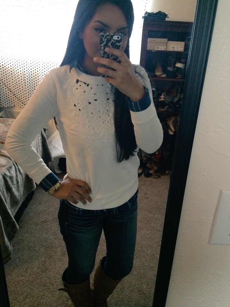 cali_preppy's tweet photo. finally get to wear JCrew sweaters 🌥 https://t.co/rxScWjOSpm