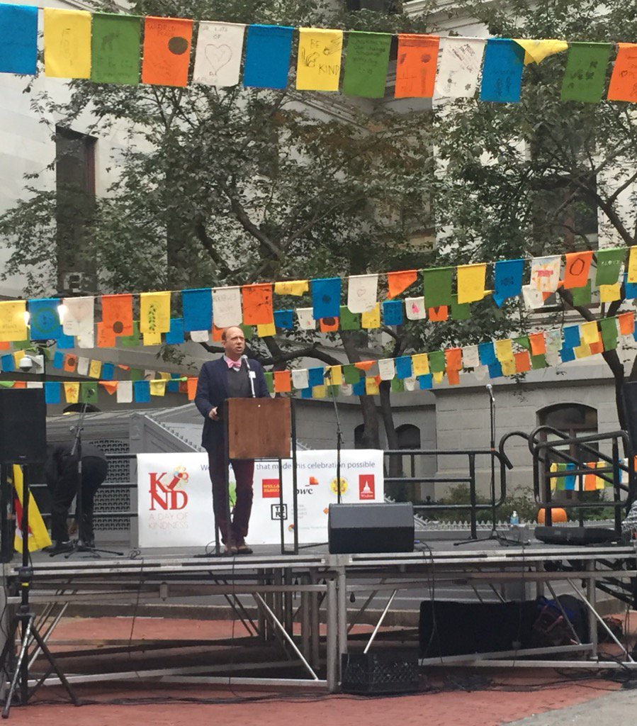 PhillyMDOEvents's tweet photo. The opening speech for @adayofkindness reminds us what Philadelphia stands for: Love One Another. https://t.co/66ff8sYIpz
