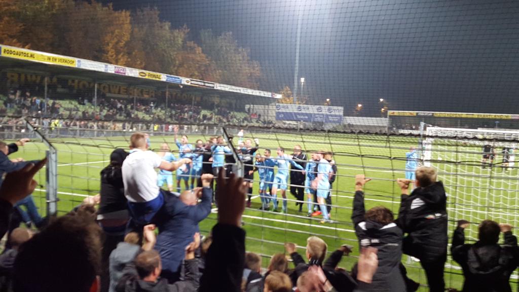 Jaaaa we zijn door. Capelle wint na een verlenging met 0-1 #dorcap