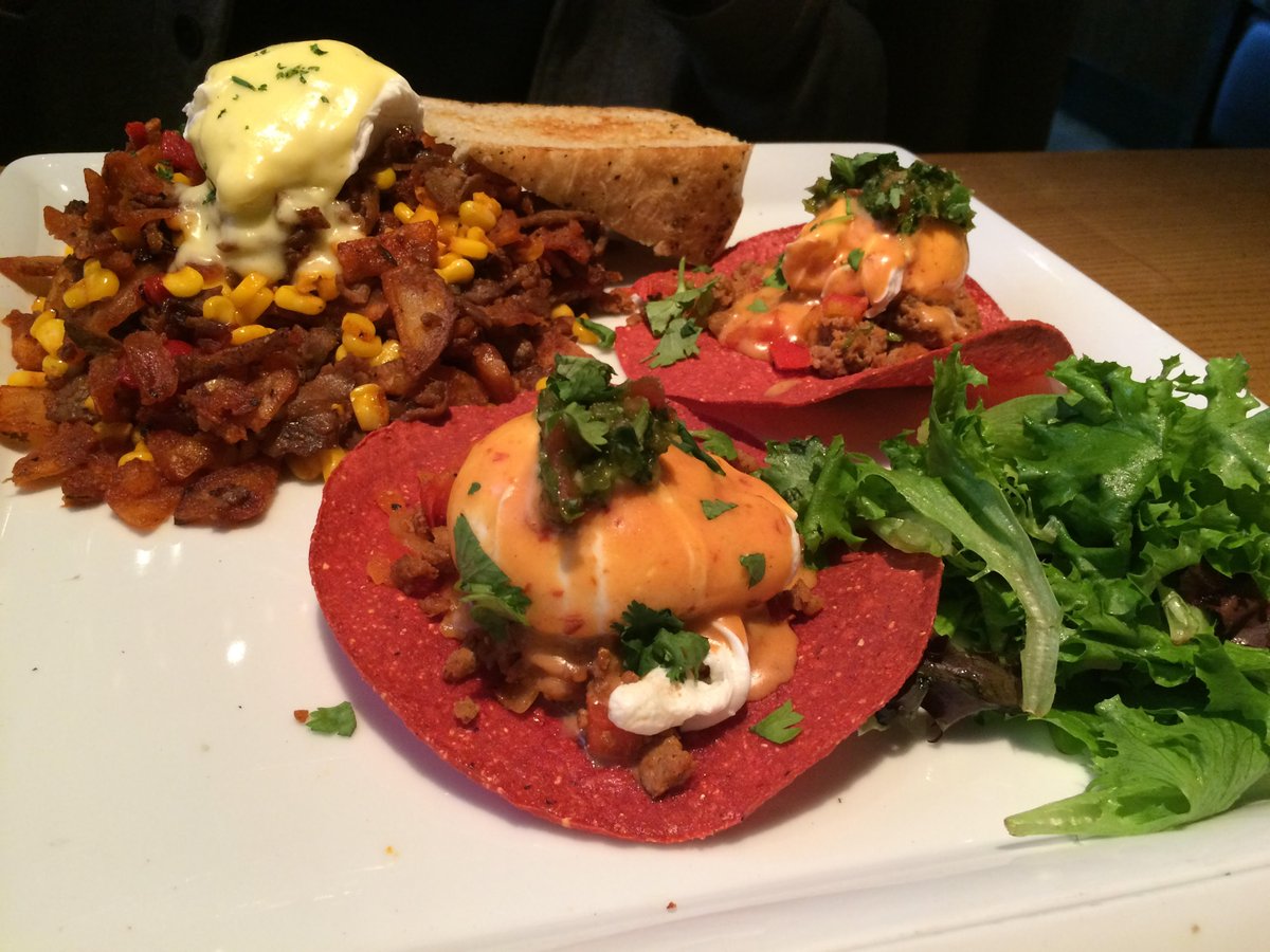 eudorable's tweet photo. More fab brunch dishes served at @MilestonesYale https://t.co/WZ4CD9dBf1 @MilestonesCa #brunch #primeribhash #MMV https://t.co/fEensFwp64
