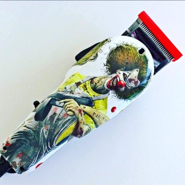 customclipper's tweet image. Who likes being a #clown ? #clowns #customclipper #barberpuns #BarberShop #boobs #wahl