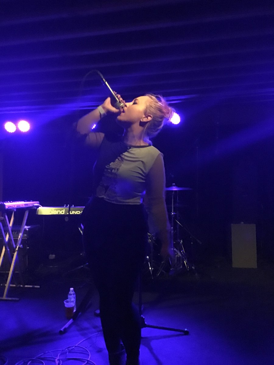 8020records's tweet photo. Chelsey from @fairybonesmusic is such a Dramabot. #dramabot #fairybones #livemusic https://t.co/UBDw8V1QtF