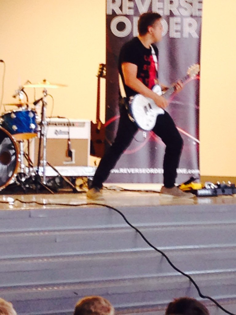 WeisenbergerT's tweet image. Awesome Red Ribbon Week assembly! #lombardibears #reverseorder