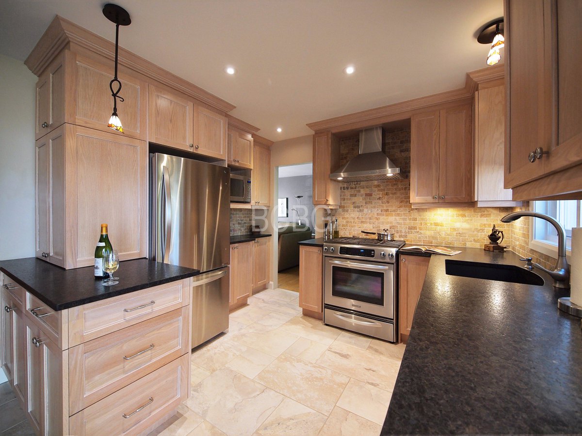 Club Cuisine Bcbg On Twitter Les Armoires De Chene Blanchi Presente Style Unique A Cette Cuisine Kitchendesign Laval Montreal Cabinet Https T Co N0wib2lgax