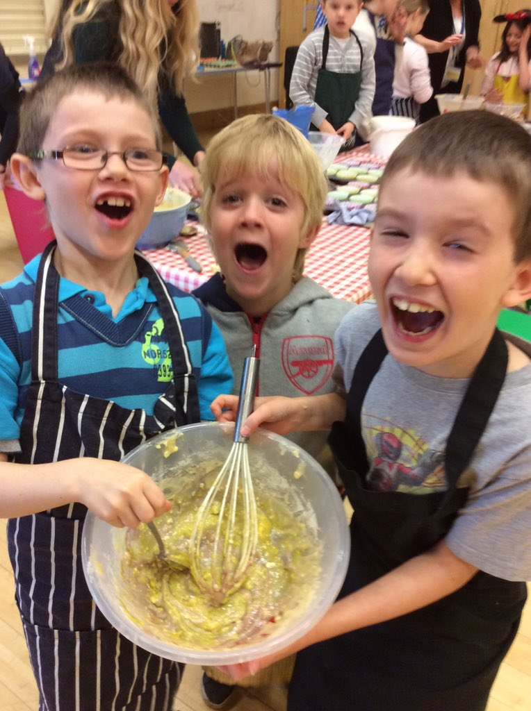 bridgeshanwell's tweet photo. Bridges have had a great past couple of days this half term. We've been baking lots and travelling to Hatton Park!! https://t.co/SMx8xfUltt