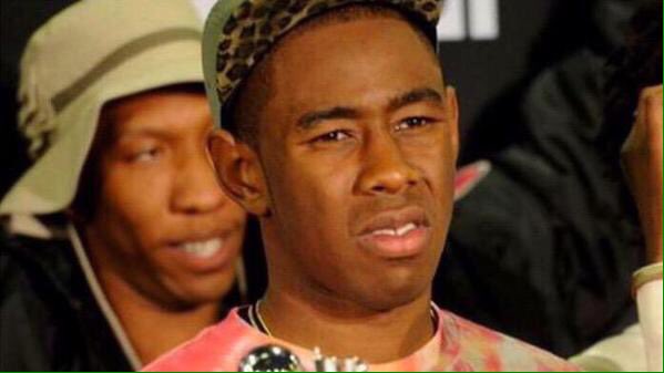 GeniusPothead's tweet photo. When someone passes you a wet blunt https://t.co/xjrMtC4aCN