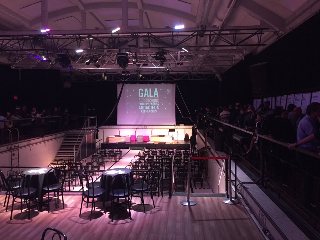 potloc's tweet photo. Nous sommes au @bainmathieu pour le gala de la @CDECCSPMR. Fingers crossed https://t.co/kSyys4GG4j