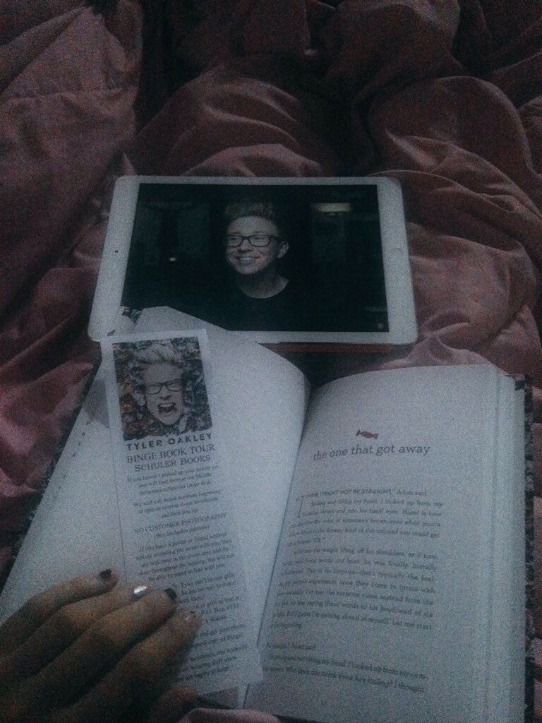 KayleighStoney's tweet photo. what my night consists of. ๐๐ @tyleroakley #BINGEBOOK #BingeYourself #bingetonumber1 #BINGE #PsychoBabble https://t.co/myBPPnPKPO