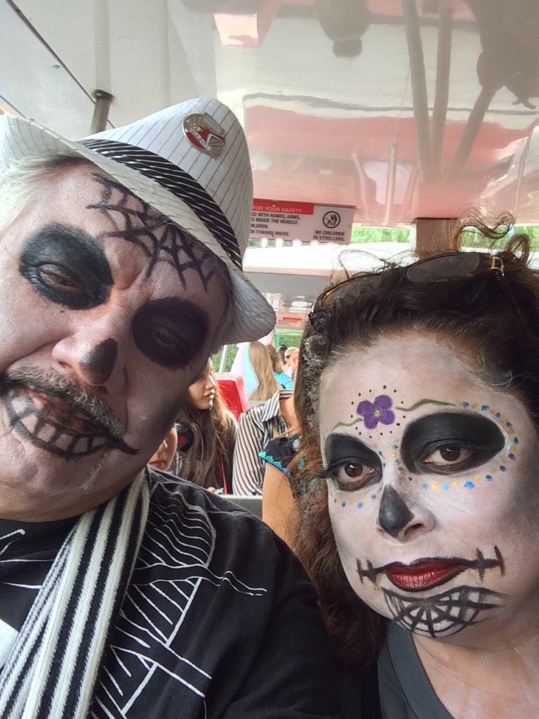 lectrfy's tweet photo. Disny Haunt! https://t.co/e7teZQdPsV